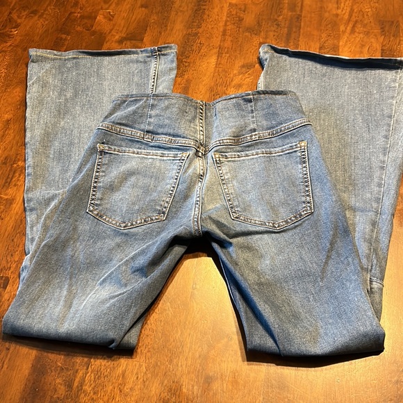 Free People Penny Pull-On Flare Jeans! - Picture 5 of 5